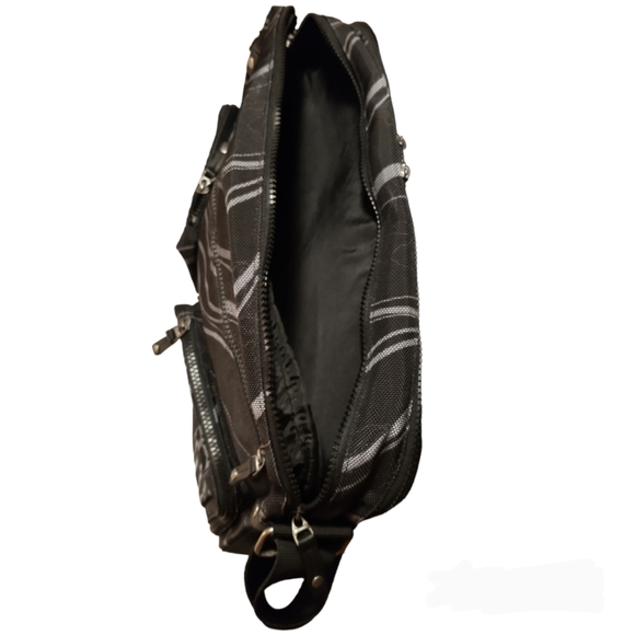 Adidas Messenger Bag - Picture 4 of 9